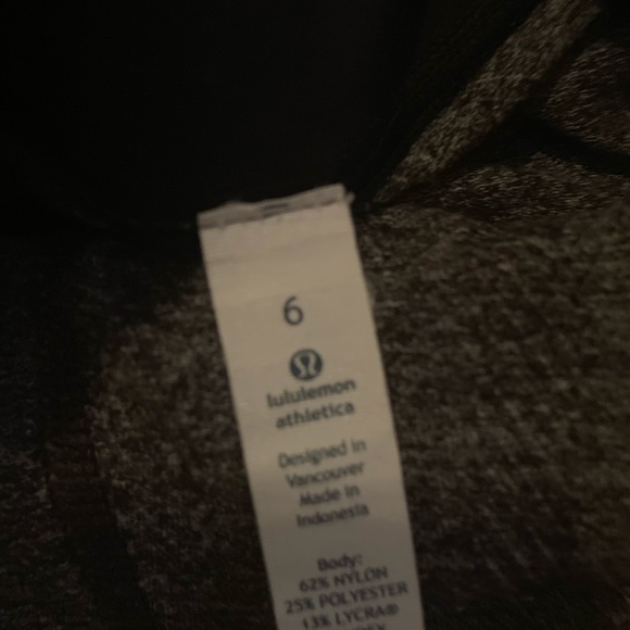 COPY - Lululemon Wunder Under Tights - Size 6 - Picture 4 of 4